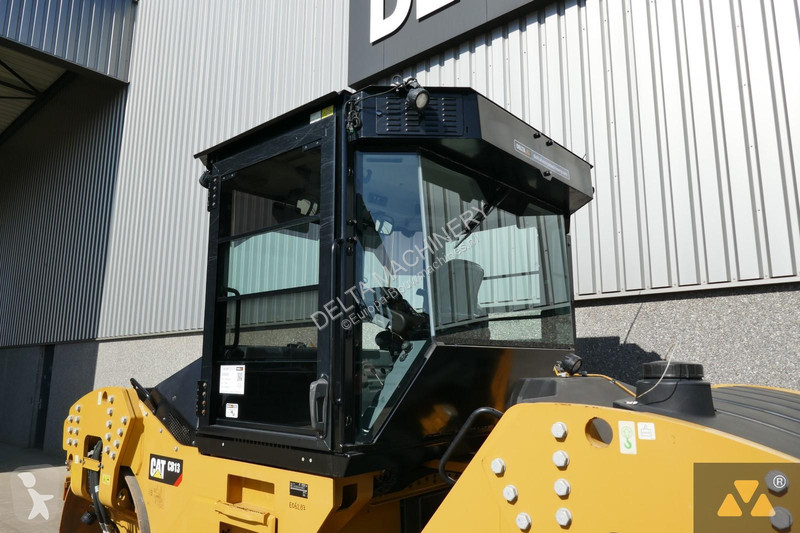 Compactor Caterpillar CB13