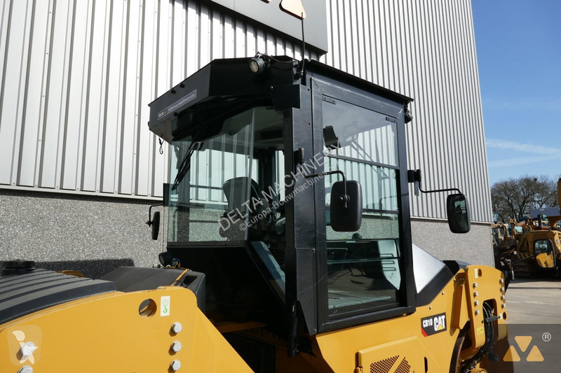 Compactor Caterpillar CB10