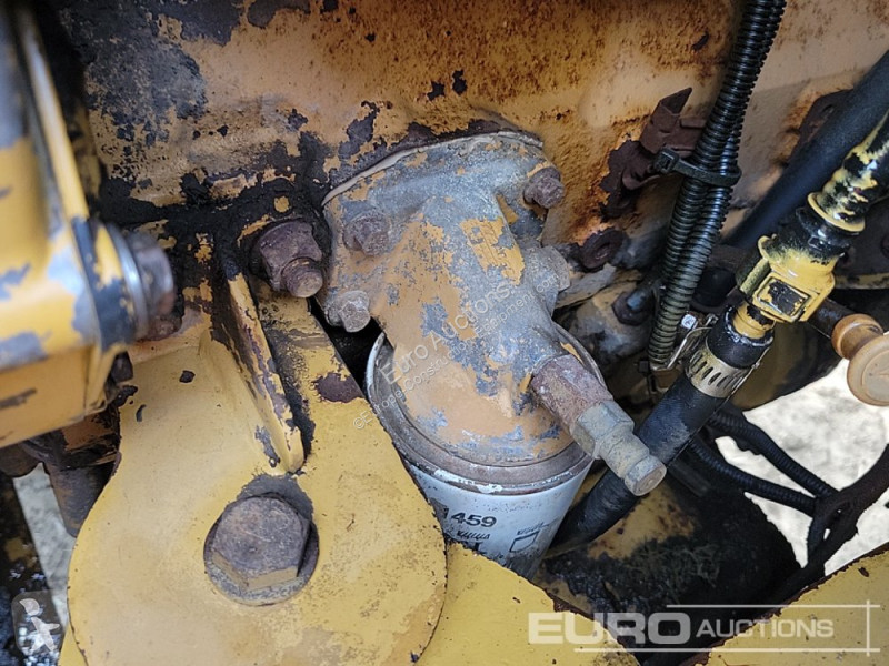 Compactador Caterpillar CS553E