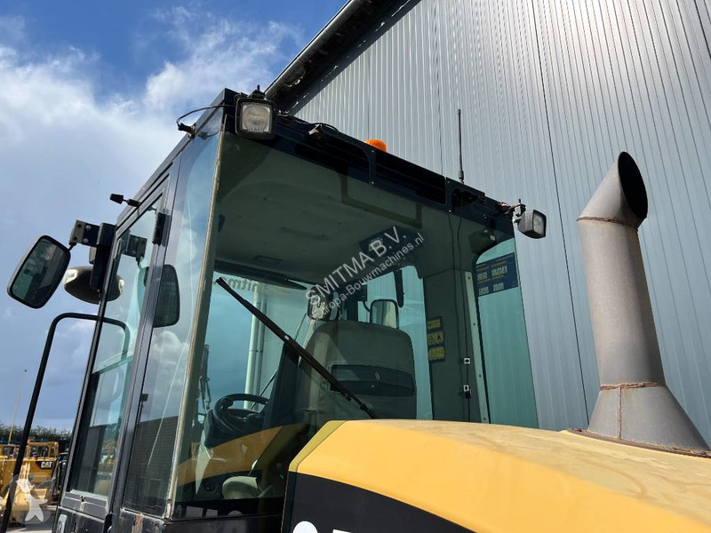 Compactor Caterpillar CS76