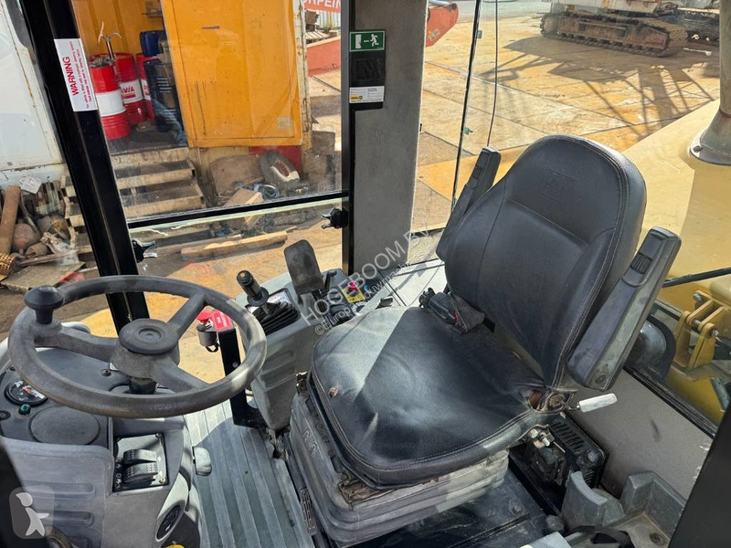 Zhutňovač Caterpillar CP 76