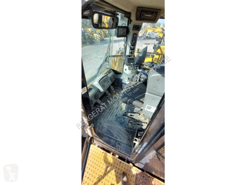 Zhutňovač Caterpillar 836K
