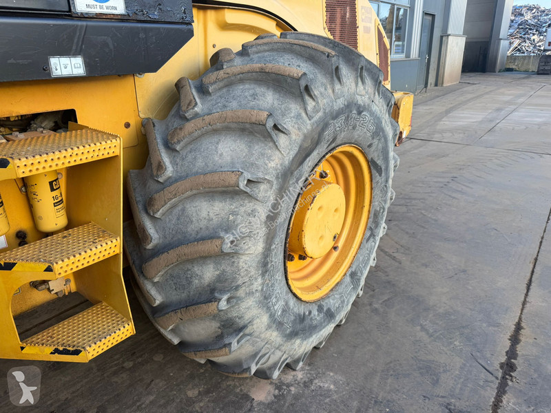Zhutňovač Caterpillar CP76 (19t)
