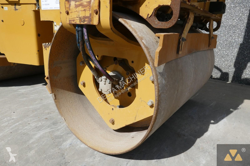 مدحلة Caterpillar CB2.7