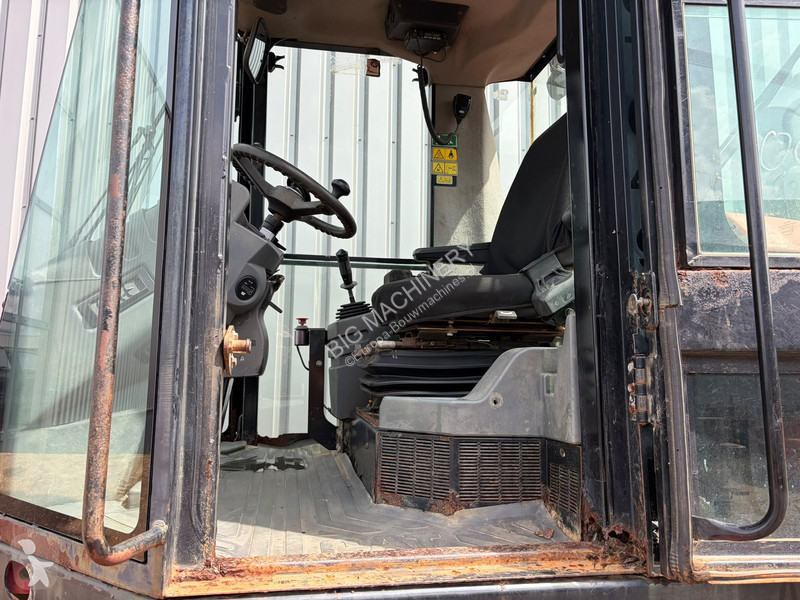 مدحلة Caterpillar CS74