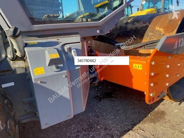Дорожный каток Hamm H13i mit Verdichterplatten...