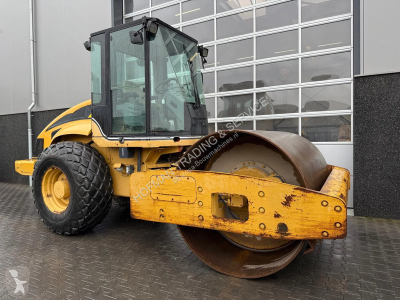 Дорожный каток Caterpillar CS-563E