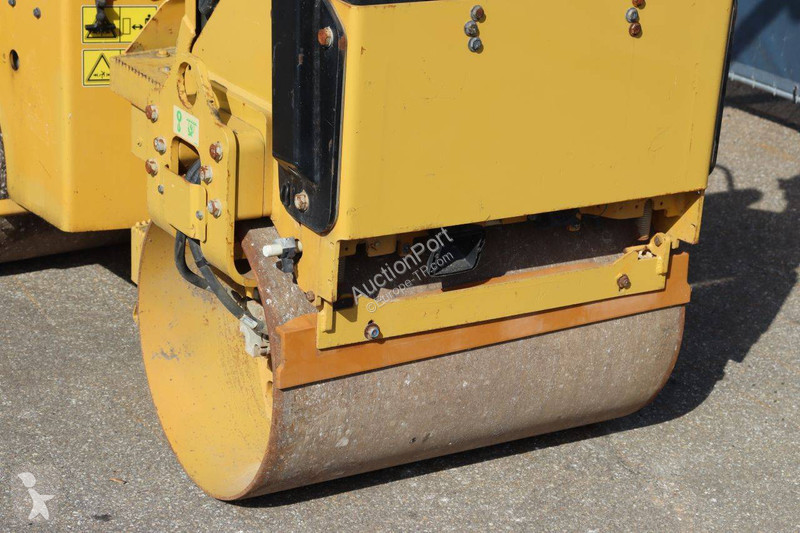 Compactador Caterpillar CB1.7
