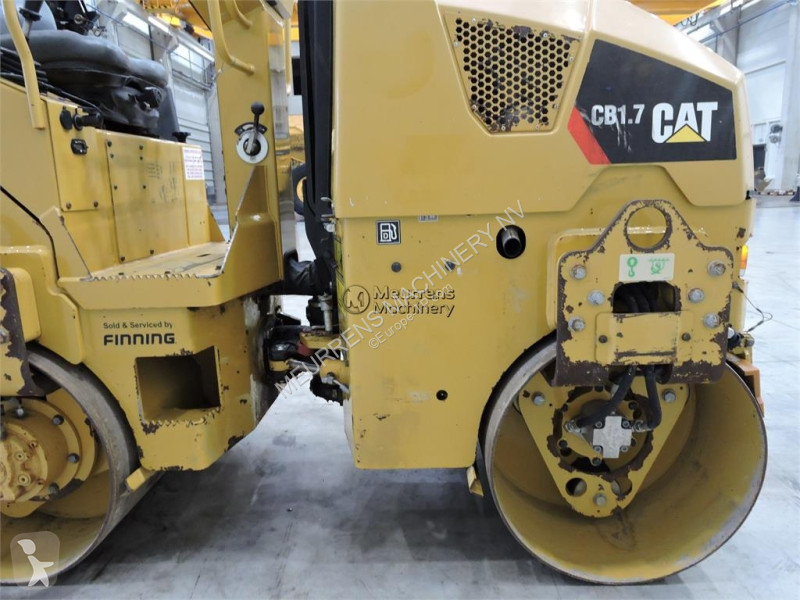 مدحلة Caterpillar CB1.7