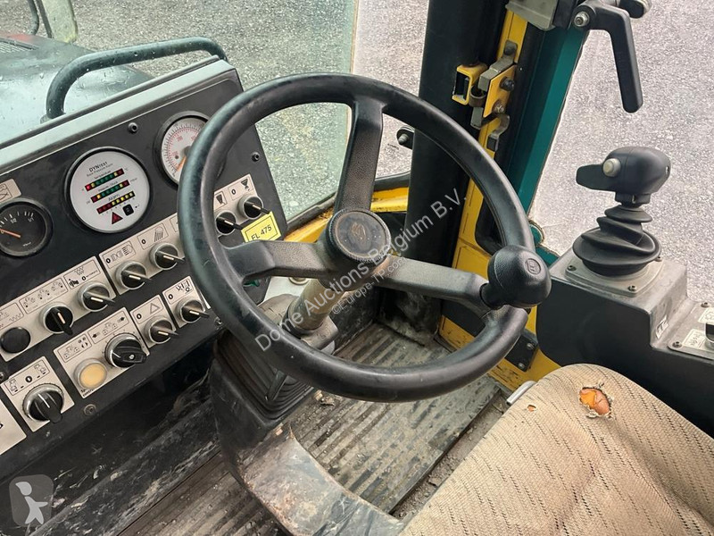 Валяк Bomag