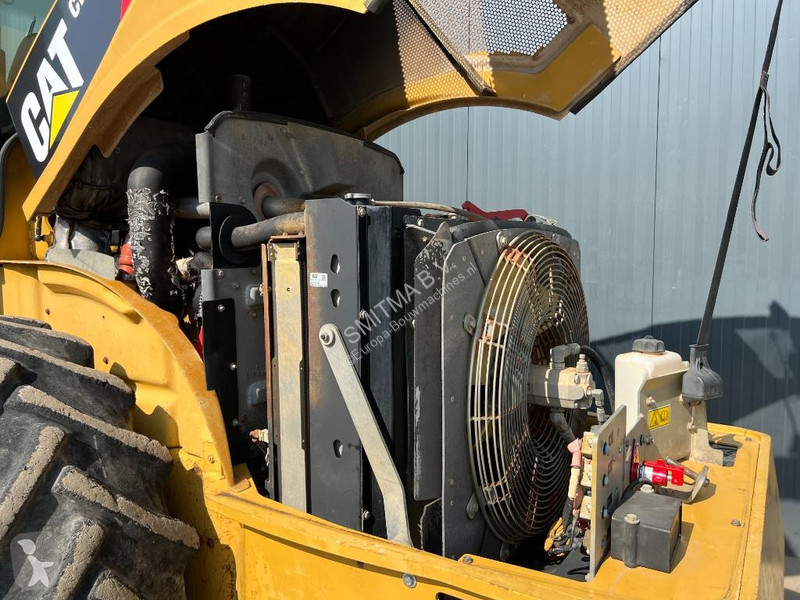Zhutňovač Caterpillar CP76