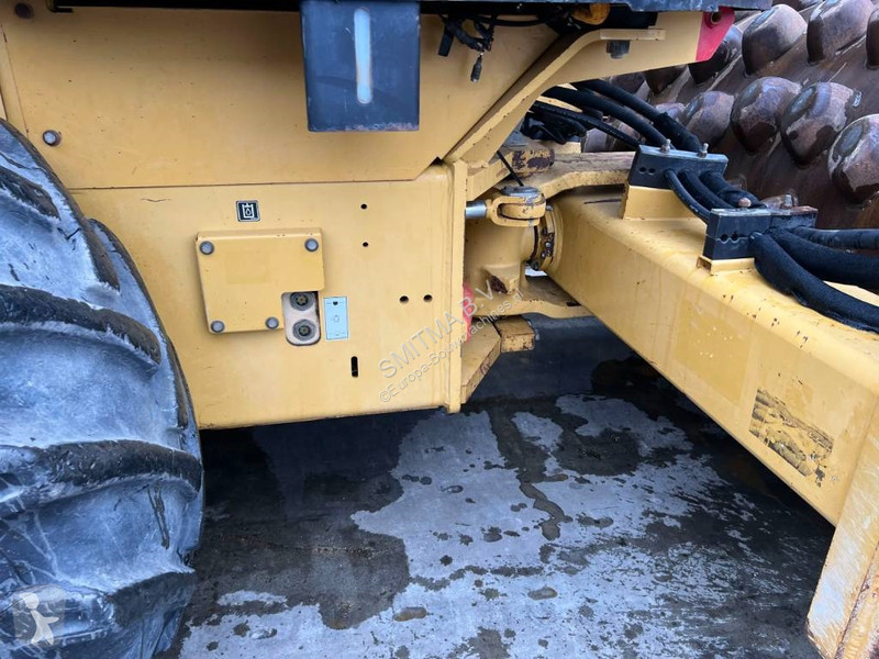 Zhutňovač Caterpillar CP76