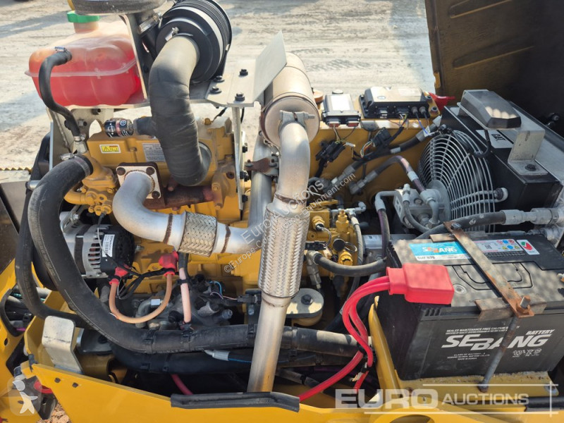 Compactador Caterpillar CB2.5
