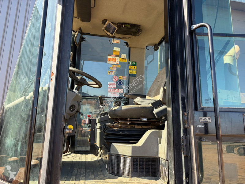 Zhutňovač Caterpillar CP76 (19t)