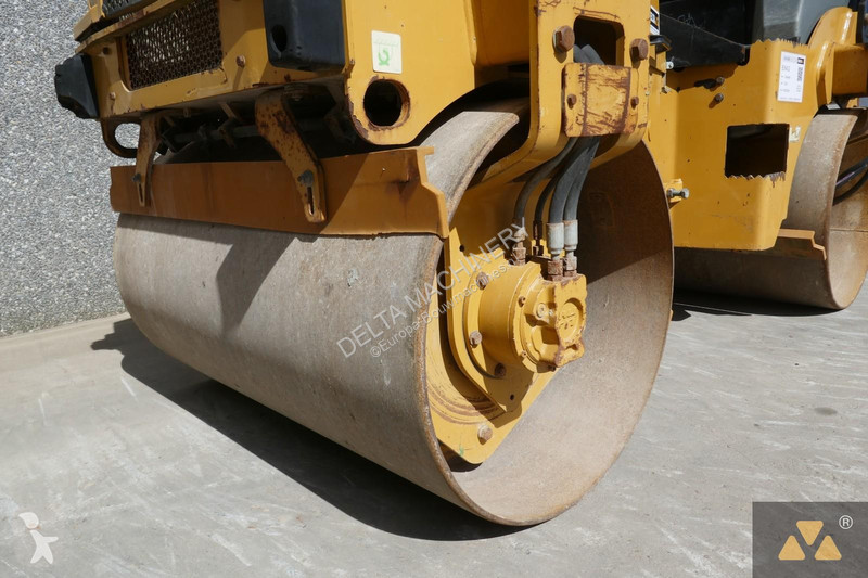مدحلة Caterpillar CB2.7