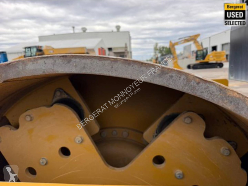 Compacteur Caterpillar 4F