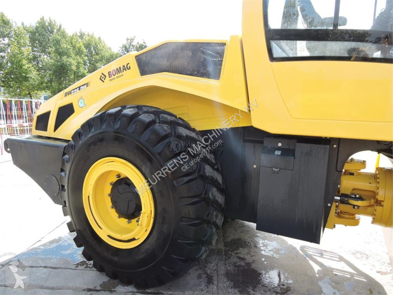 Дорожный каток Bomag BW226