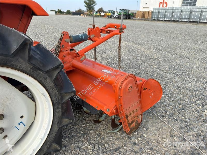 Дорожний коток Kubota ZB1600 Utility Tractor