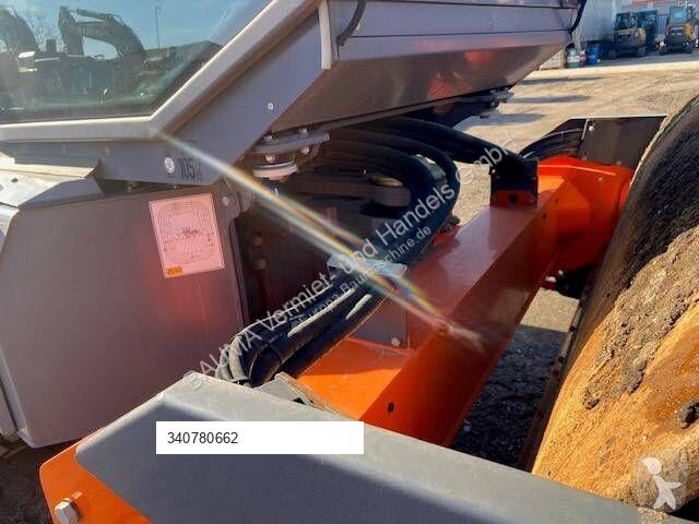 Дорожный каток Hamm H13i mit Verdichterplatten...