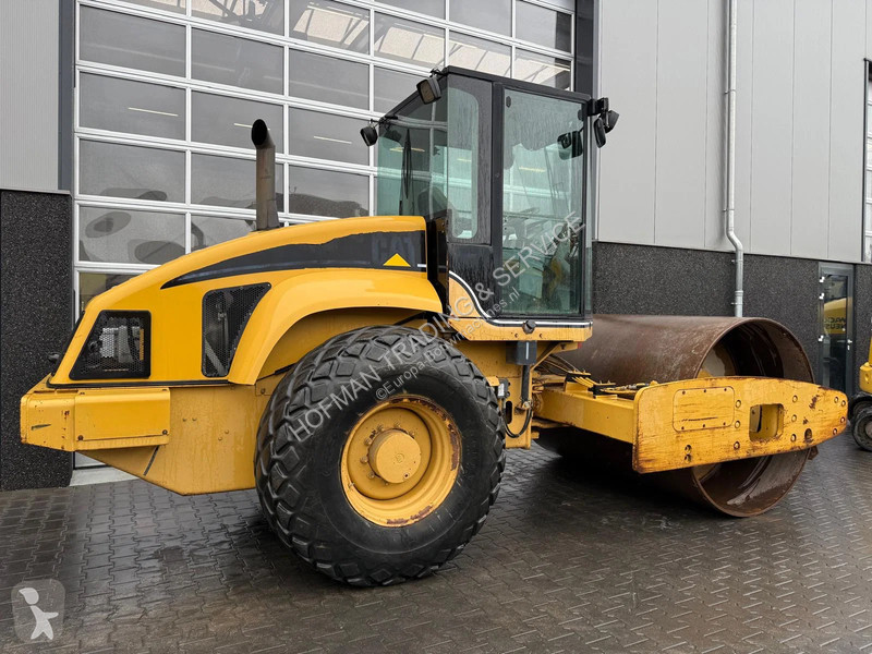 Дорожный каток Caterpillar CS-563E