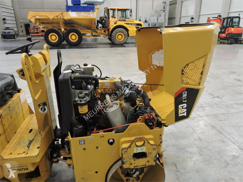 مدحلة Caterpillar CB1.7