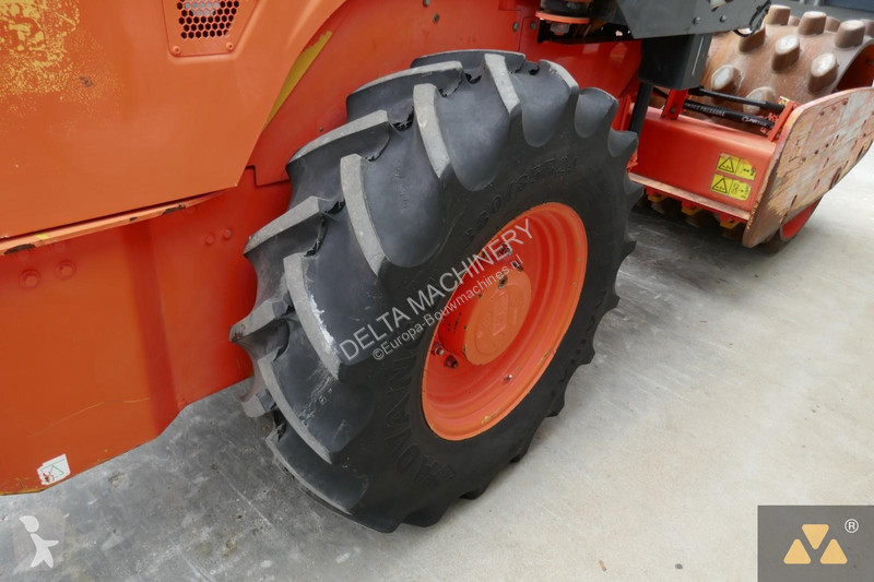 Compacteur Caterpillar