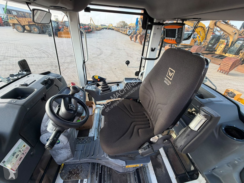 Vibrohenger Hamm DV70i + Bomag splitter