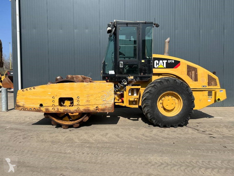 Zhutňovač Caterpillar CP76
