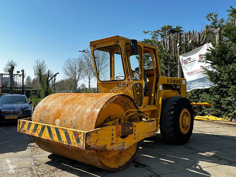 Wals BOMAG BW 212 Wals with vibration 12T