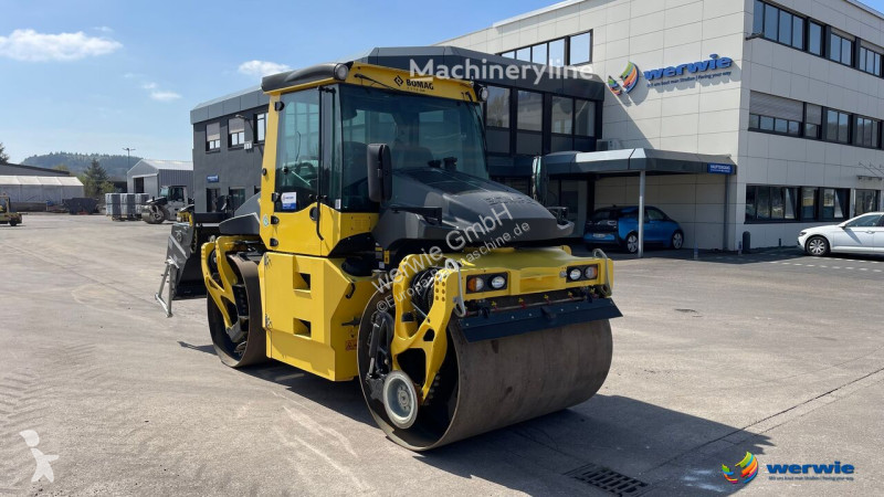 Compactador Bomag AP-4V
