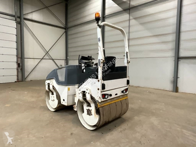 Compactador Bomag AD-5