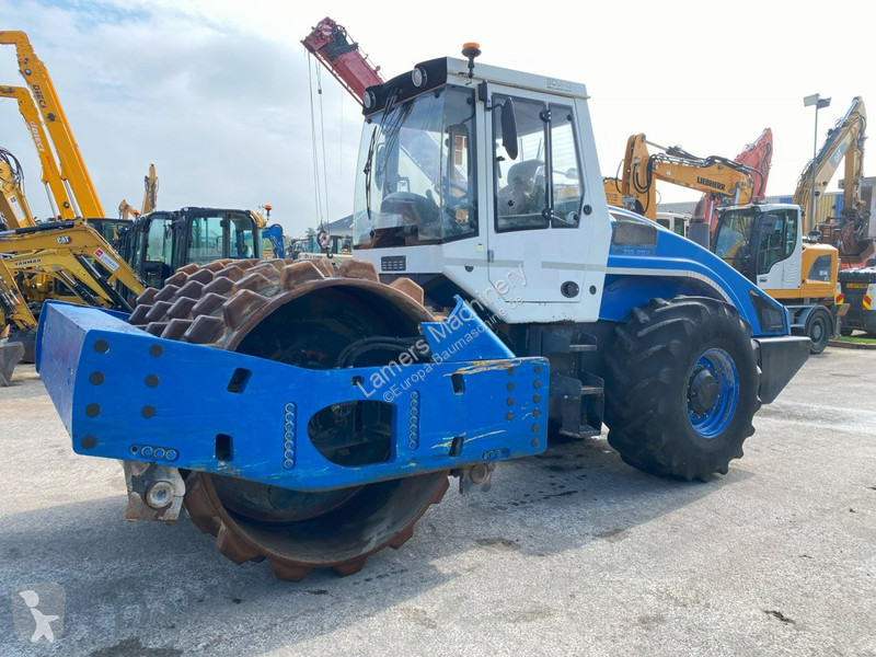Zhutňovač Bomag BW 219 PHD .