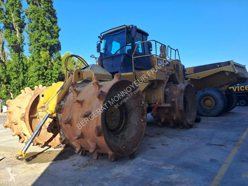 Zhutňovač Caterpillar 836K