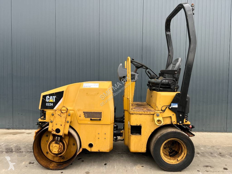 Zhutňovač Caterpillar CC24