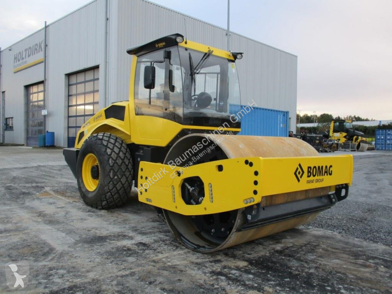 Zhutňovač Bomag BW 213 DH-5