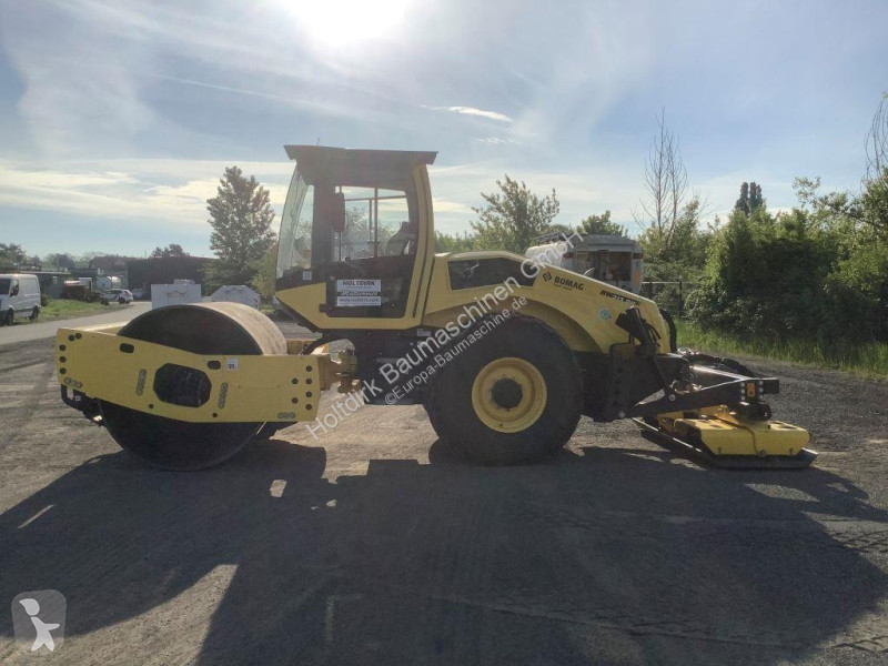 Zhutňovač Bomag BW 213 DH+P-5
