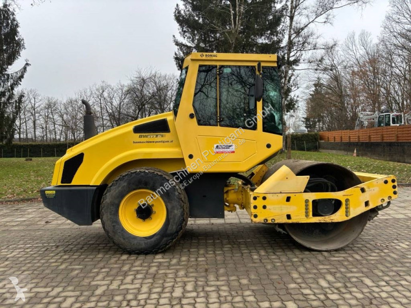 مدحلة Bomag D4