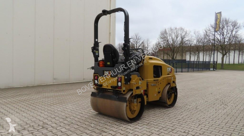 Compactador Caterpillar CB2.7GC