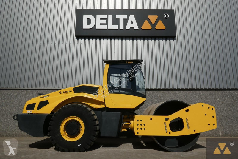 مدحلة Bomag BW226-5CL