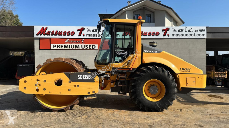 Jordstamper Volvo SD135B