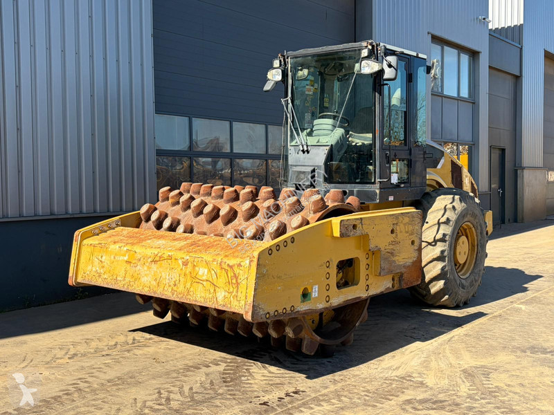 Zhutňovač Caterpillar CP76 (19t)