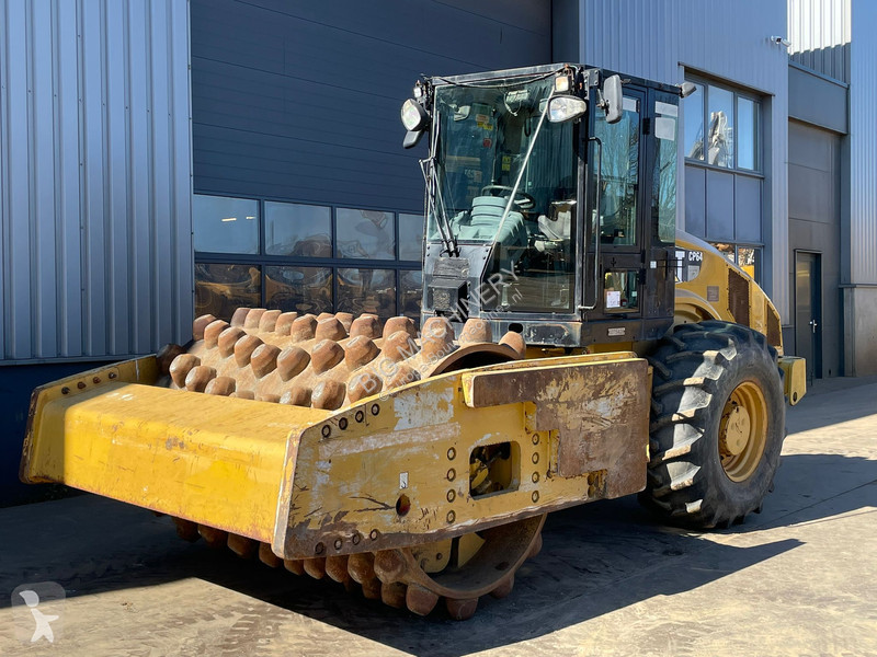 Walec Caterpillar CP64