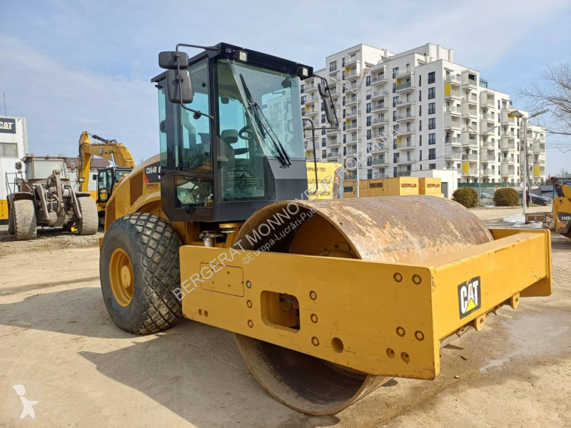 Zhutňovač Caterpillar CS 64 B
