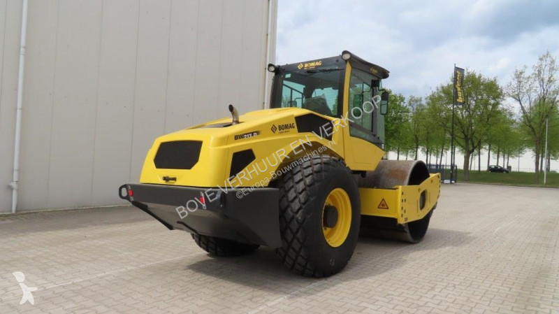 Compactador Bomag BW213 D-5 PL