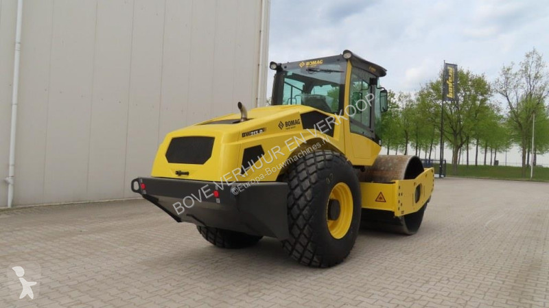 Compactador Bomag BW213 D-5 PL