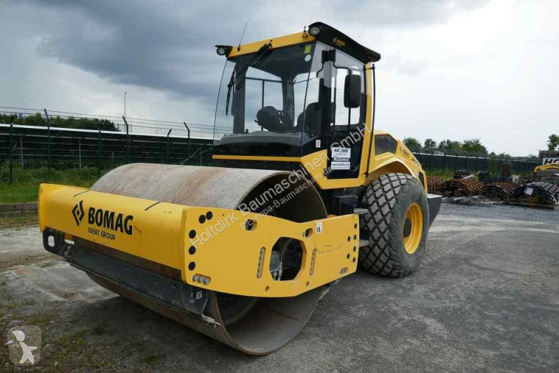 Zhutňovač Bomag BW 211 DH-5