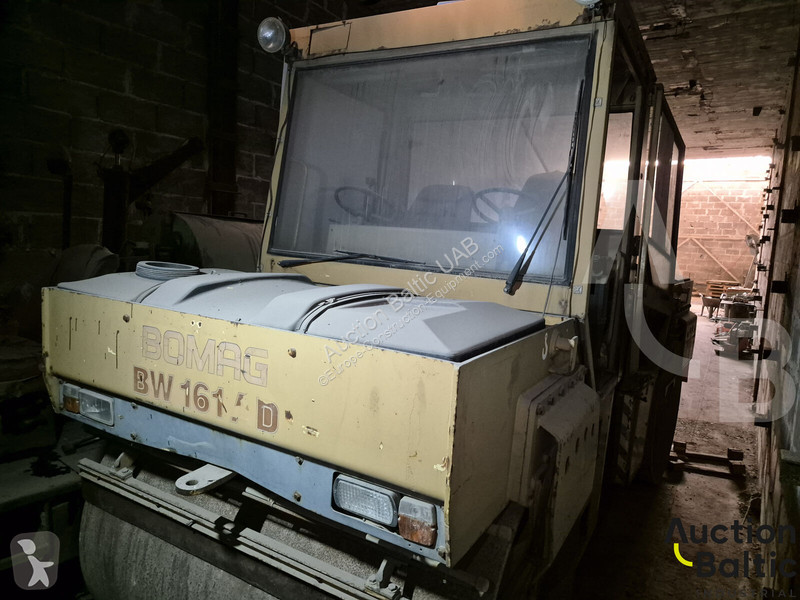 Валяк Bomag