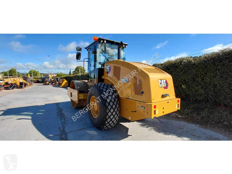مدحلة Caterpillar CS12