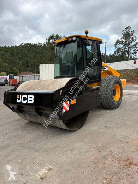 Zhutňovač JCB VM117