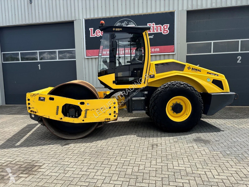 Jordstamper Bomag BW 213 D-5 Single drum...